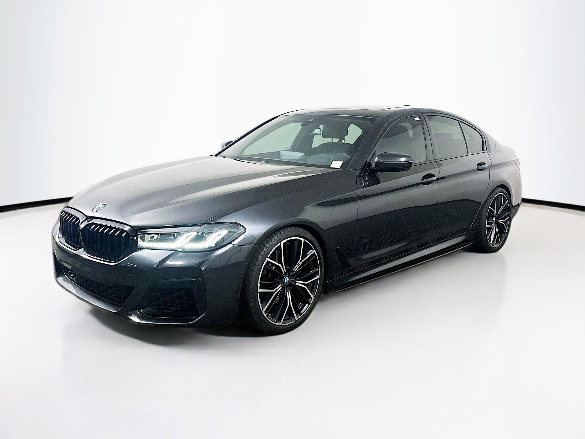 Used 2021 BMW 540i w/ M Sport Package image 3