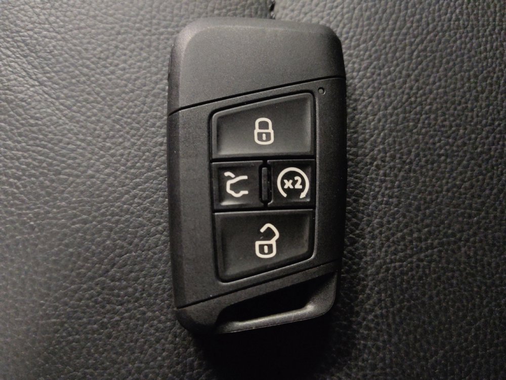 Used 2019 Volkswagen Tiguan SEL Premium image 32