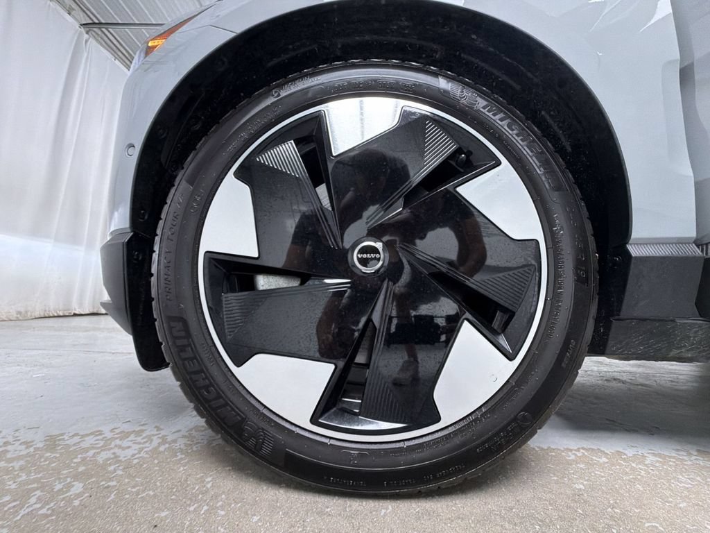 Used 2025 Volvo EX30 Ultra AWD/4WD image 14
