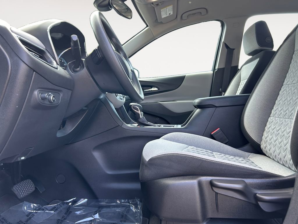 Used 2022 Chevrolet Equinox LS image 15