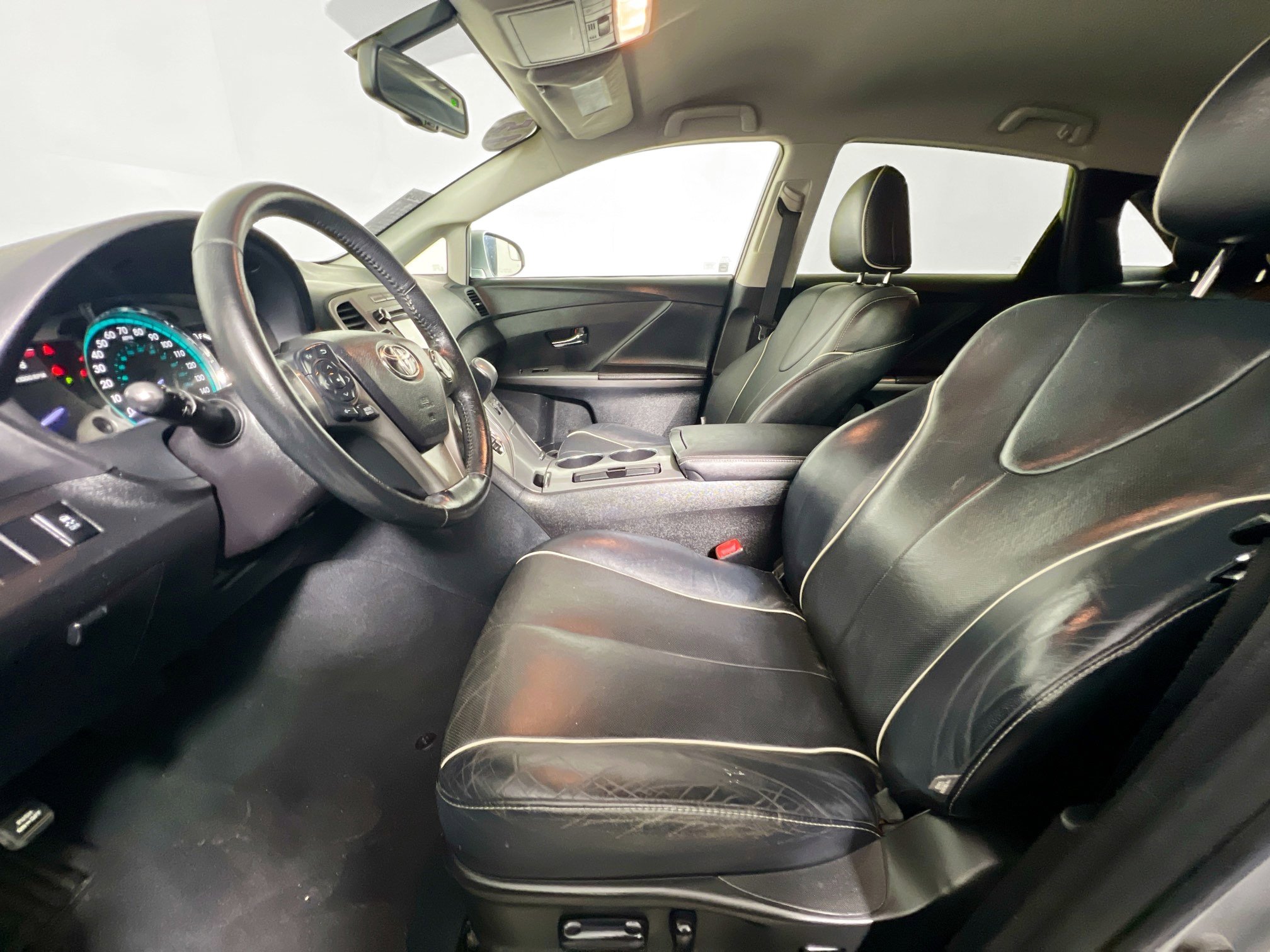 Used 2015 Toyota Venza XLE FWD image 14