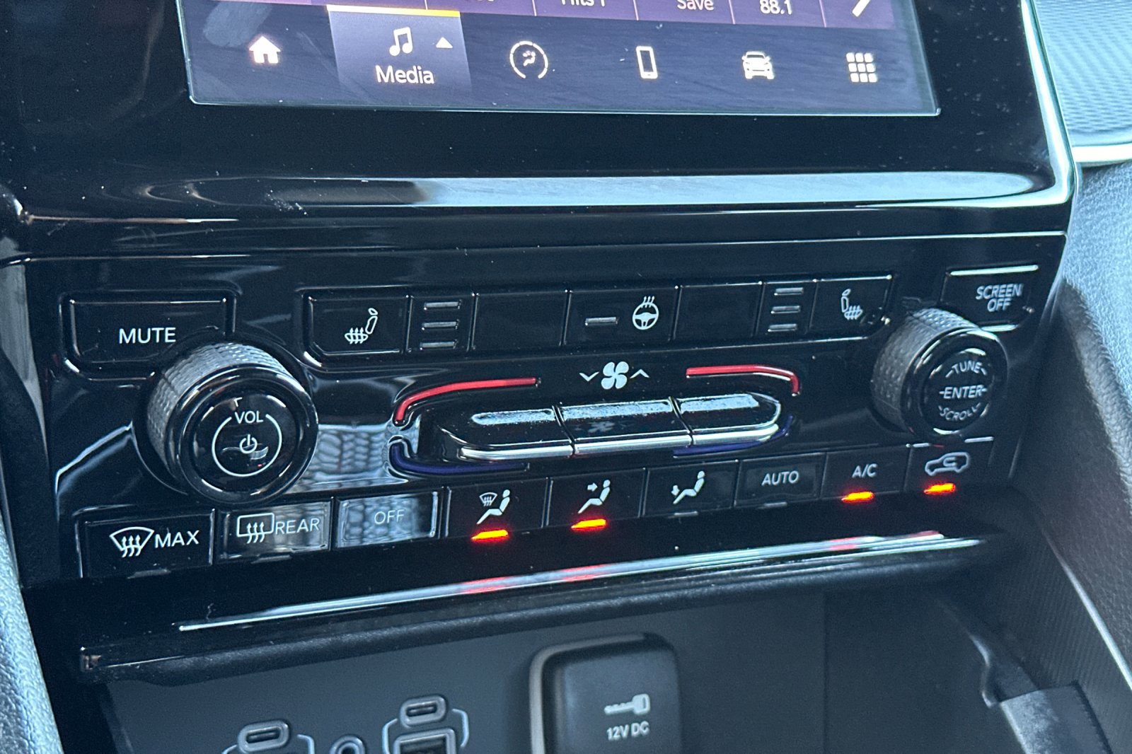 New 2025 Jeep Grand Cherokee Laredo X w/ Luxury Tech Group I image 20