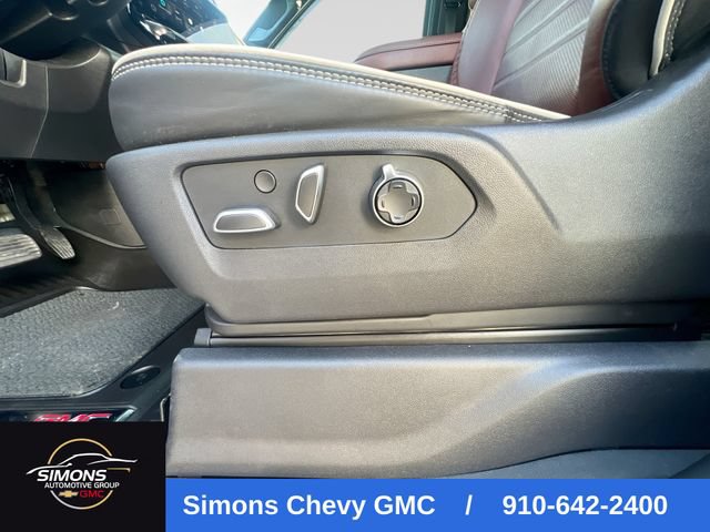 Used 2024 GMC Sierra 3500 Denali Ultimate AWD/4WD image 15