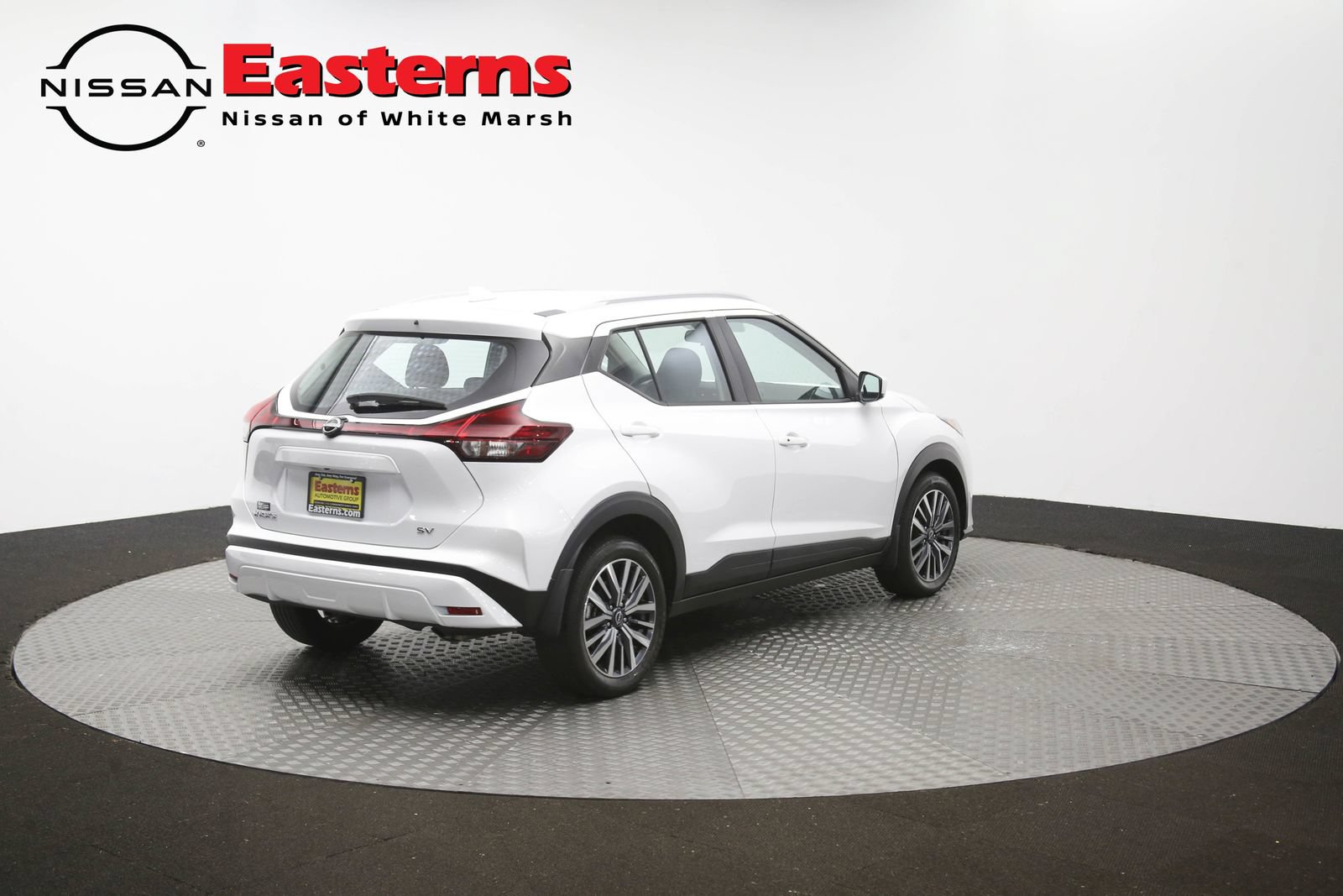 Used 2024 Nissan Kicks SV FWD image 39