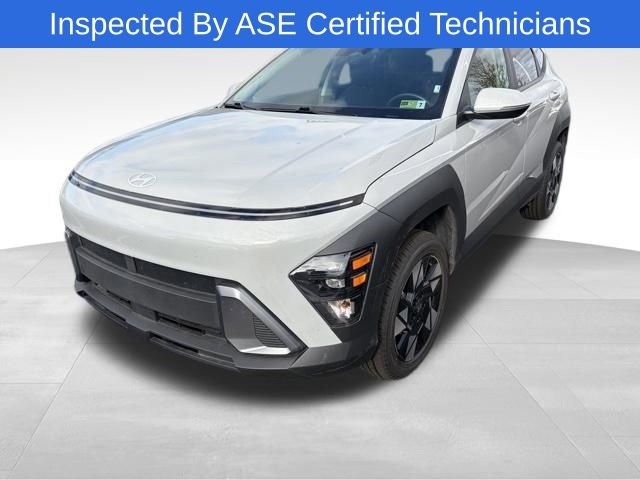 Used 2024 Hyundai Kona SEL AWD/4WD image 2