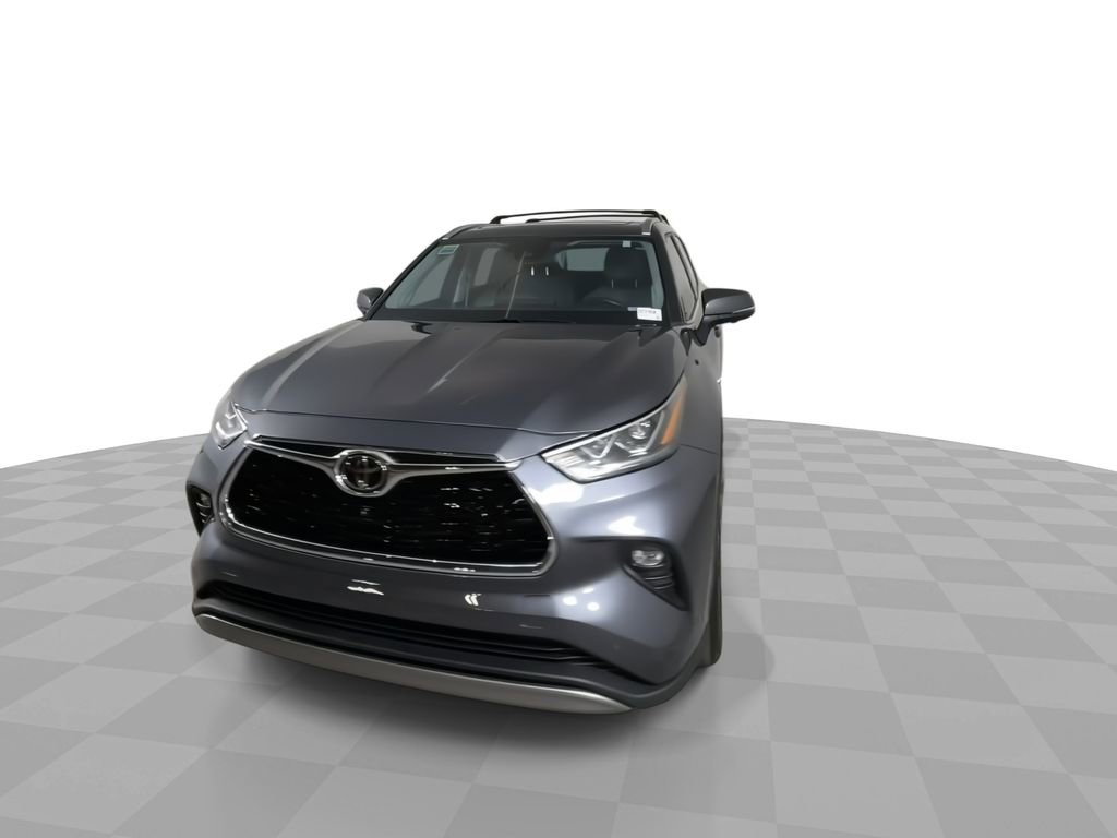 Used 2023 Toyota Highlander Platinum image 3