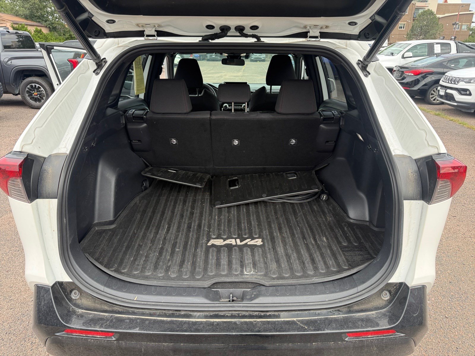 Used 2023 Toyota RAV4 SE w/ Weather & Moonroof Package AWD/4WD image 32