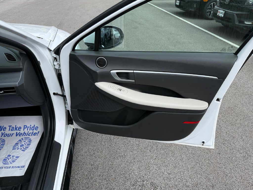 Used 2025 Hyundai Sonata SEL FWD image 25