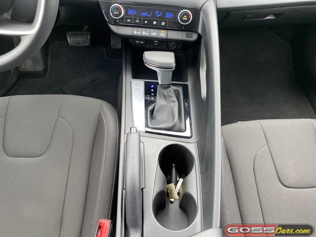 Used 2023 Hyundai Elantra SEL w/ Cargo Package image 13