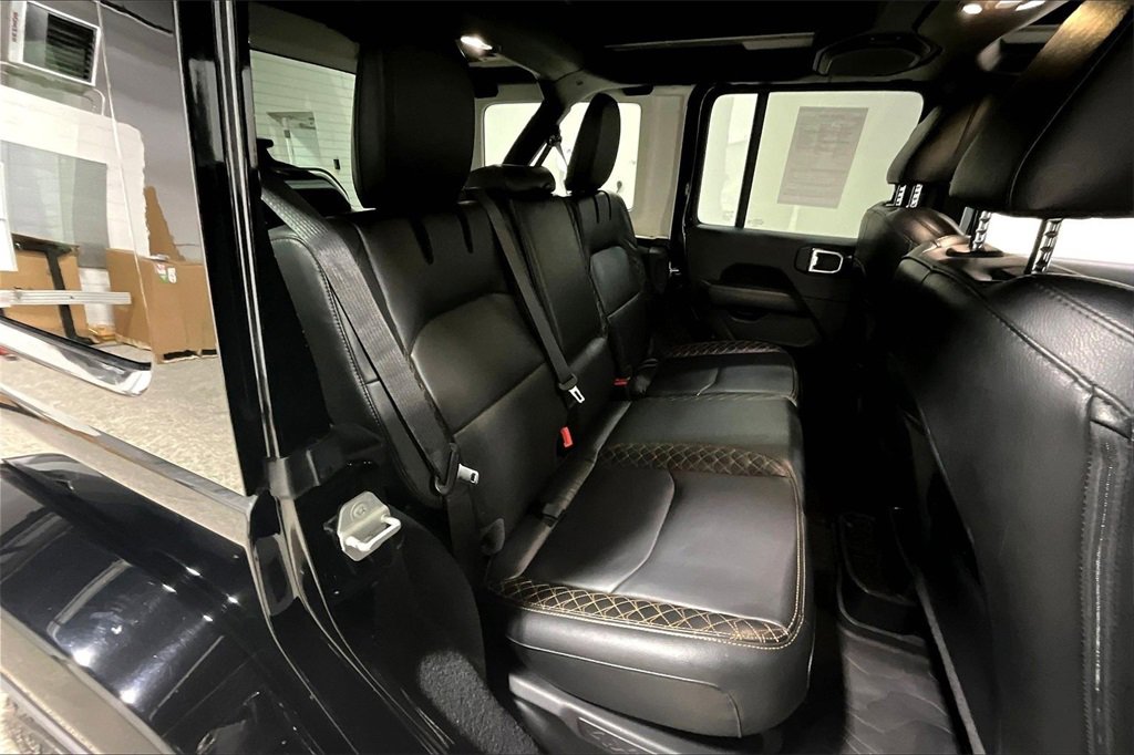 Used 2022 Jeep Wrangler Unlimited Sahara image 24