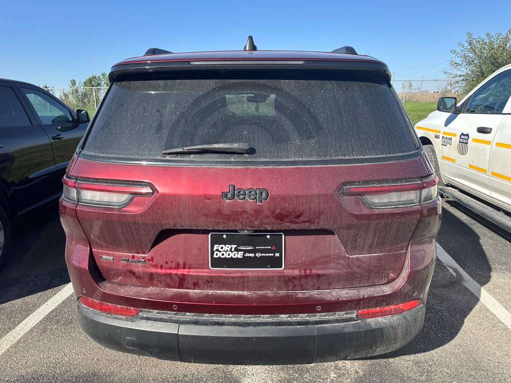 Used 2021 Jeep Grand Cherokee L Laredo AWD/4WD image 3