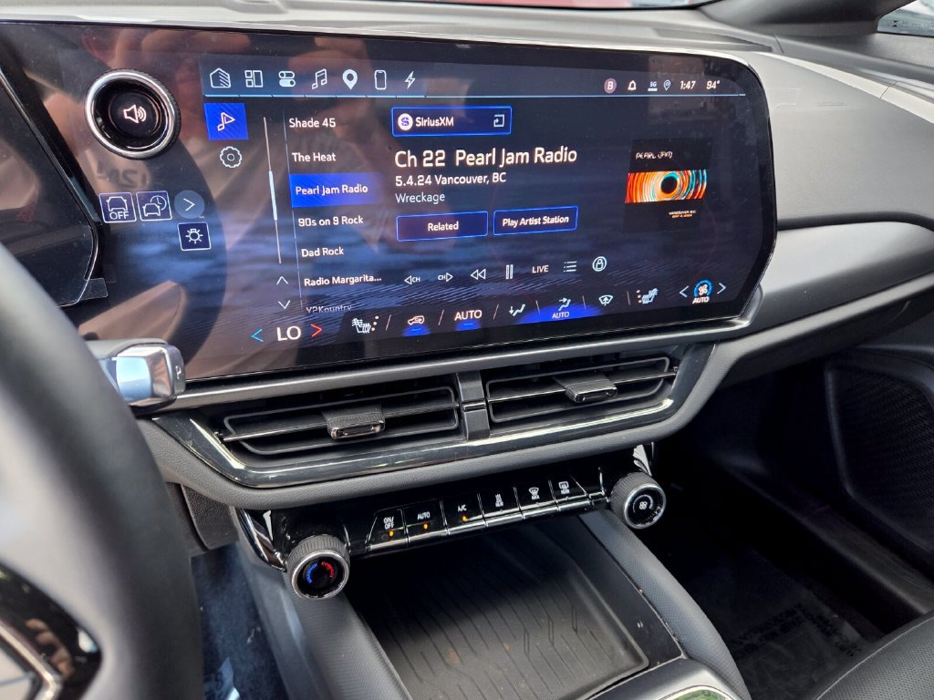 Certified 2024 Chevrolet Equinox EV RS FWD image 23