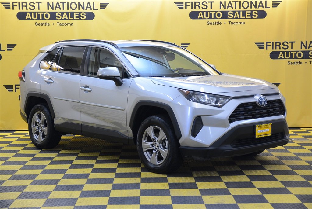 Used 2022 Toyota RAV4 LE image 1