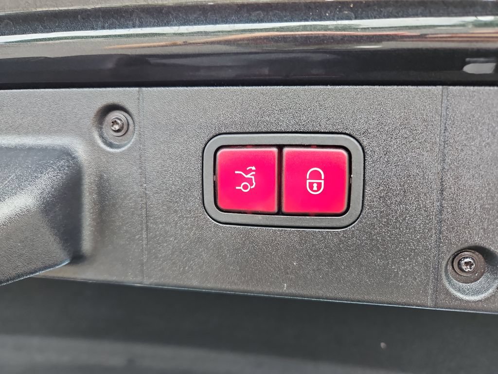 Used 2011 Mercedes-Benz S 550 w/ Sport Pkg image 32