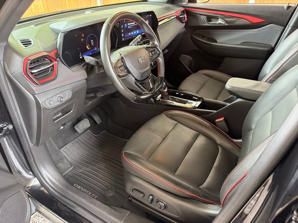 Used 2025 Chevrolet TrailBlazer RS w/ Convenience Package FWD image 2