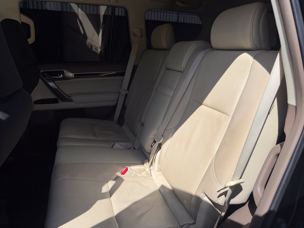 Used 2019 Lexus GX 460 AWD/4WD image 16