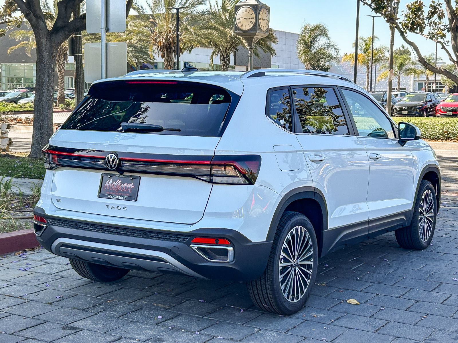 New 2026 Volkswagen Taos SE FWD image 6