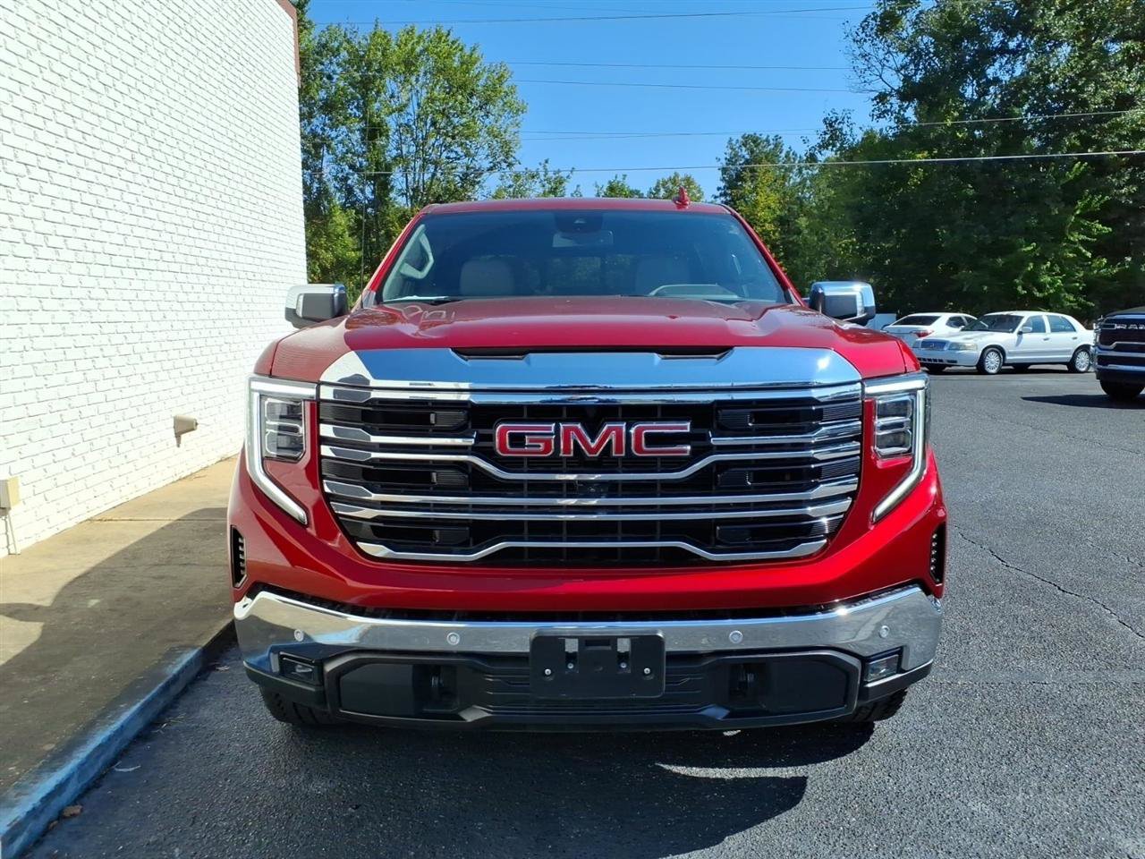 Used 2026 GMC Sierra 1500 SLT AWD/4WD image 2