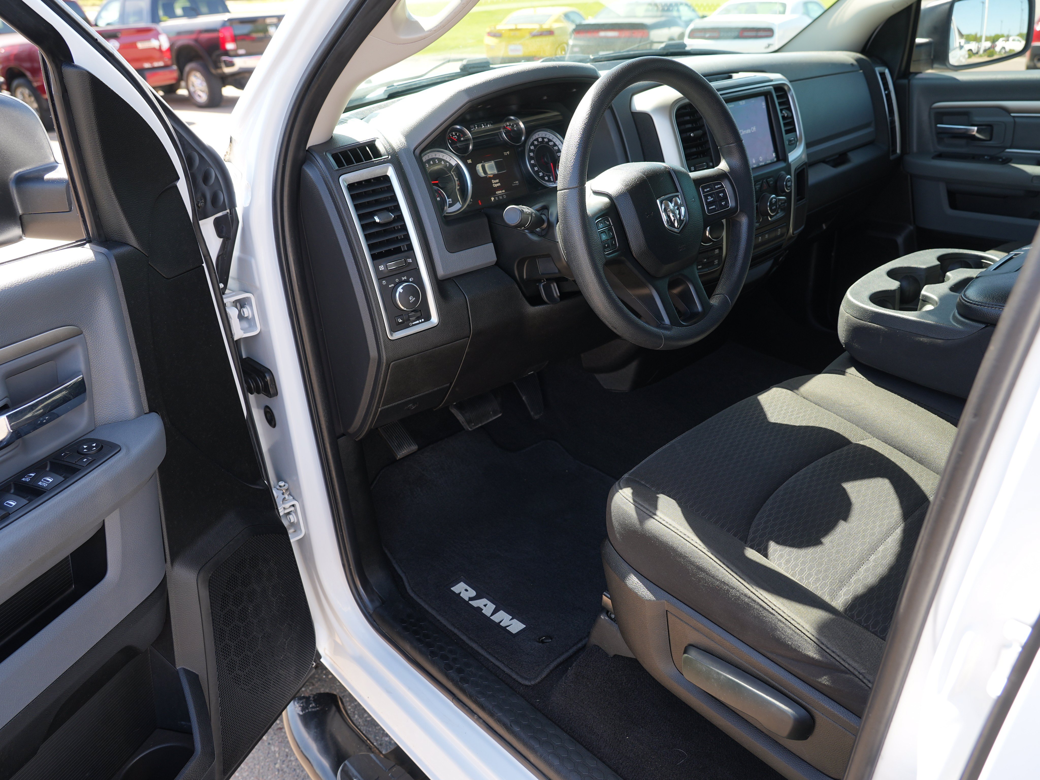 Used 2019 RAM 1500 Warlock AWD/4WD image 13