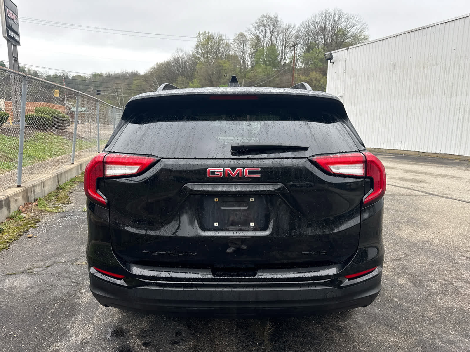 Used 2023 GMC Terrain SLE w/ Driver Convenience Package image 6