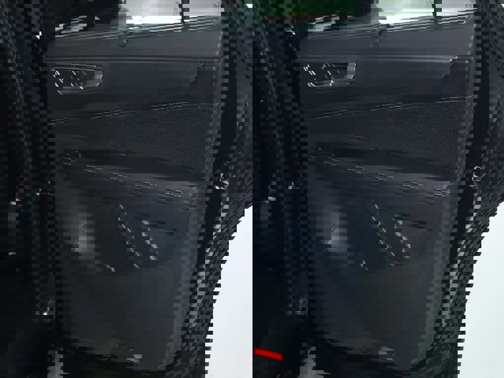 Used 2024 Volkswagen Atlas Cross Sport SE image 32