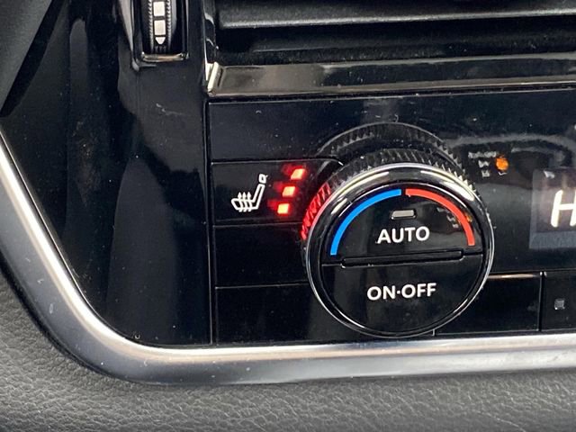 Used 2025 Nissan Rogue SL image 7