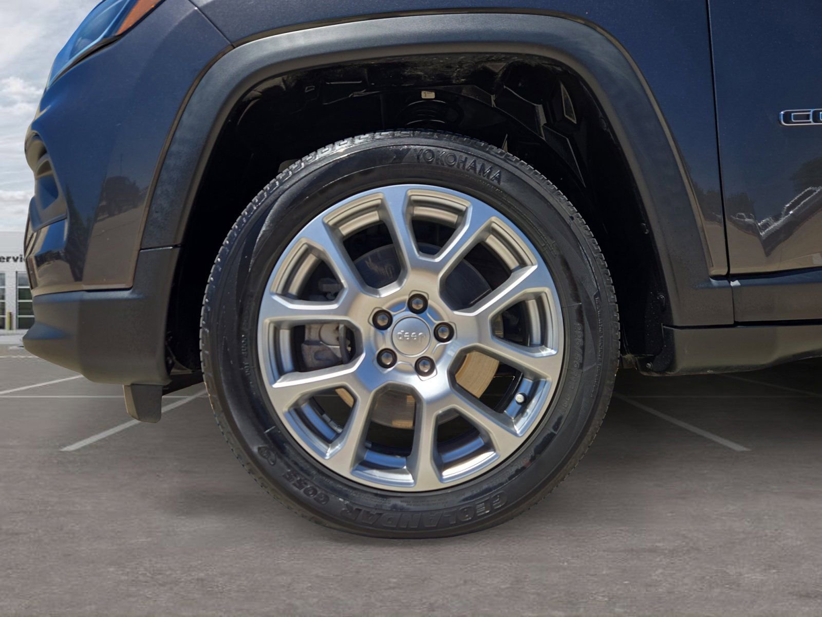 Used 2023 Jeep Compass Latitude image 14