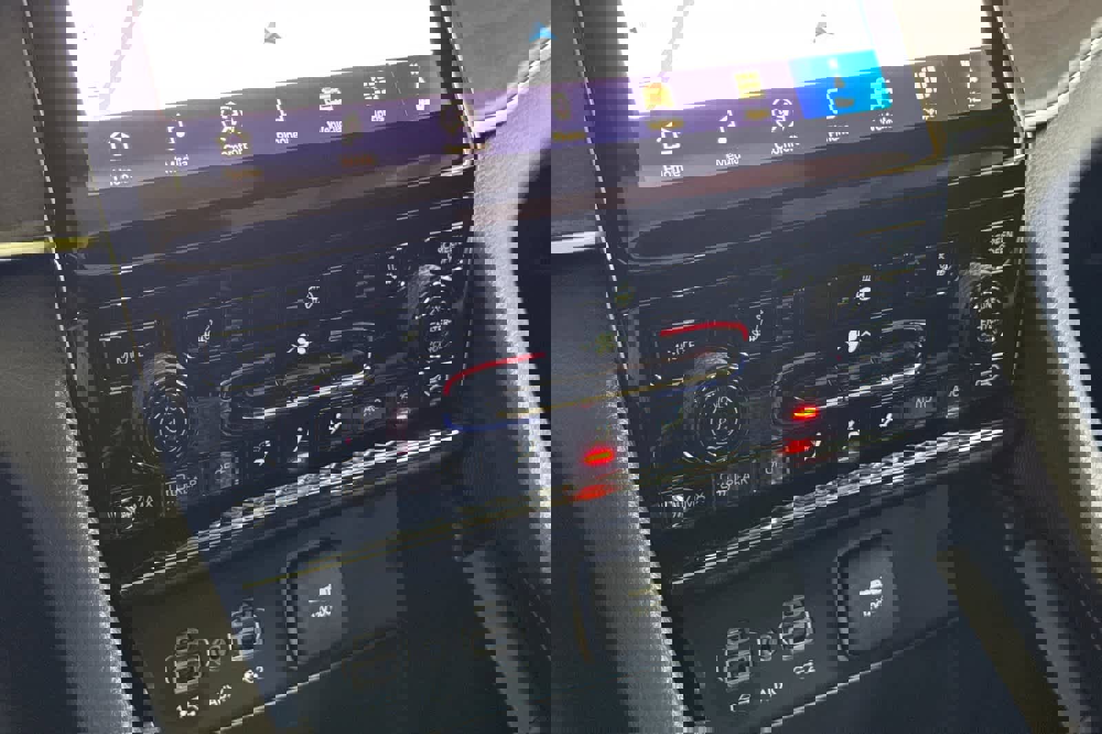 New 2025 Jeep Grand Cherokee L Limited w/ Black Appearance Package image 24