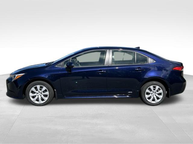 Certified 2025 Toyota Corolla LE AWD/4WD image 2