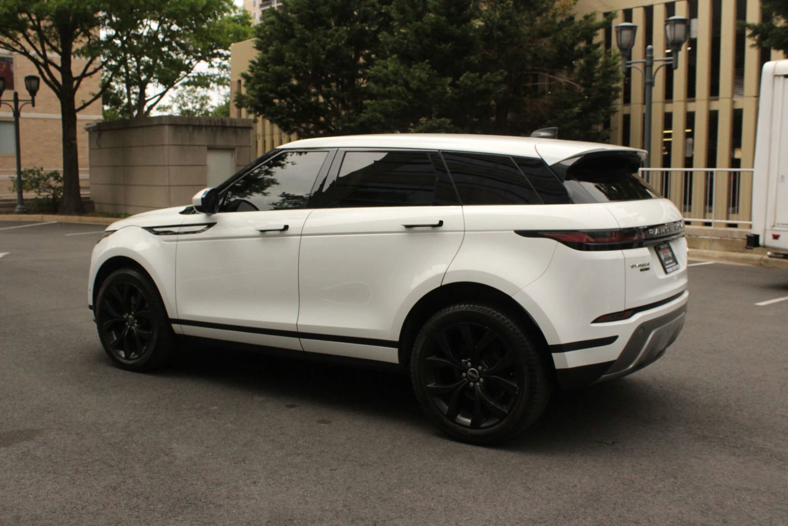 Used 2020 Land Rover Range Rover Evoque SE AWD/4WD image 9