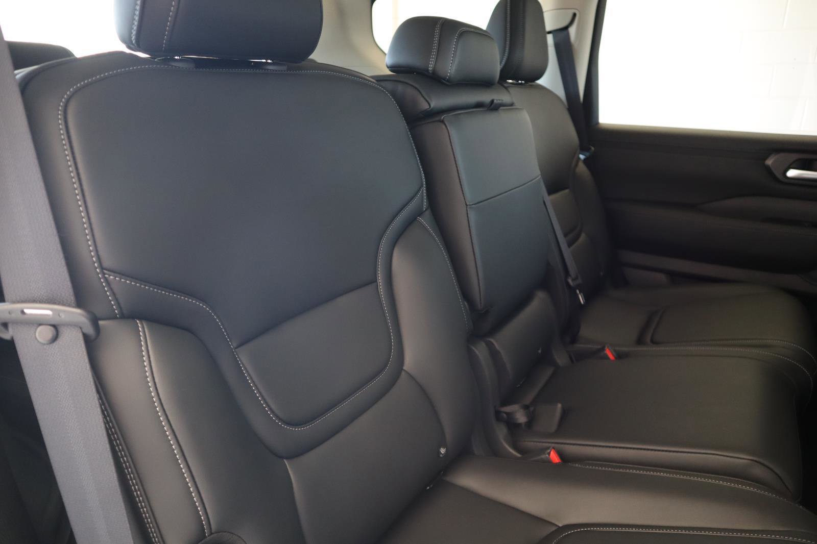 New 2026 Nissan Armada SV image 44