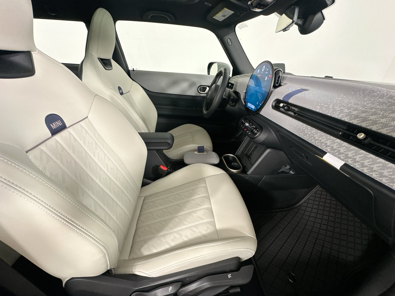 Certified 2026 MINI Cooper 2-Door Hardtop FWD image 39