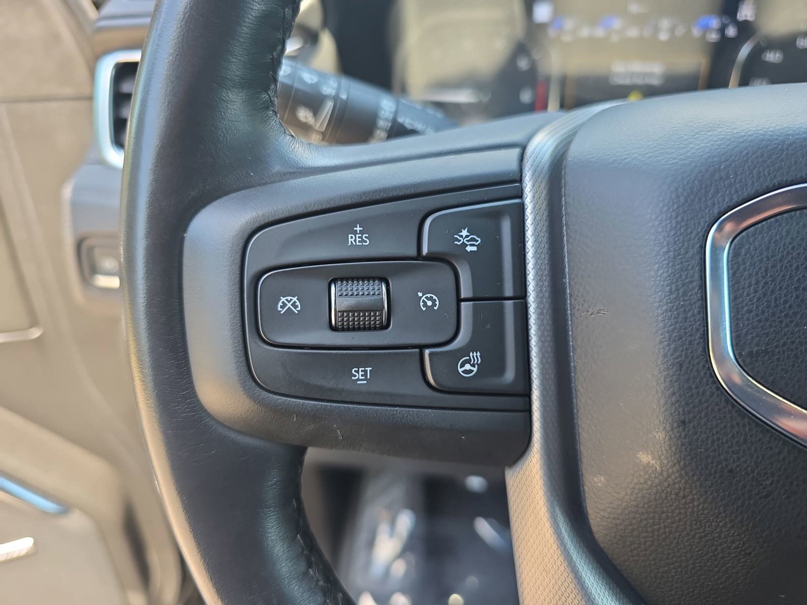 Used 2021 GMC Yukon XL Denali w/ Denali Premium Package AWD/4WD image 19