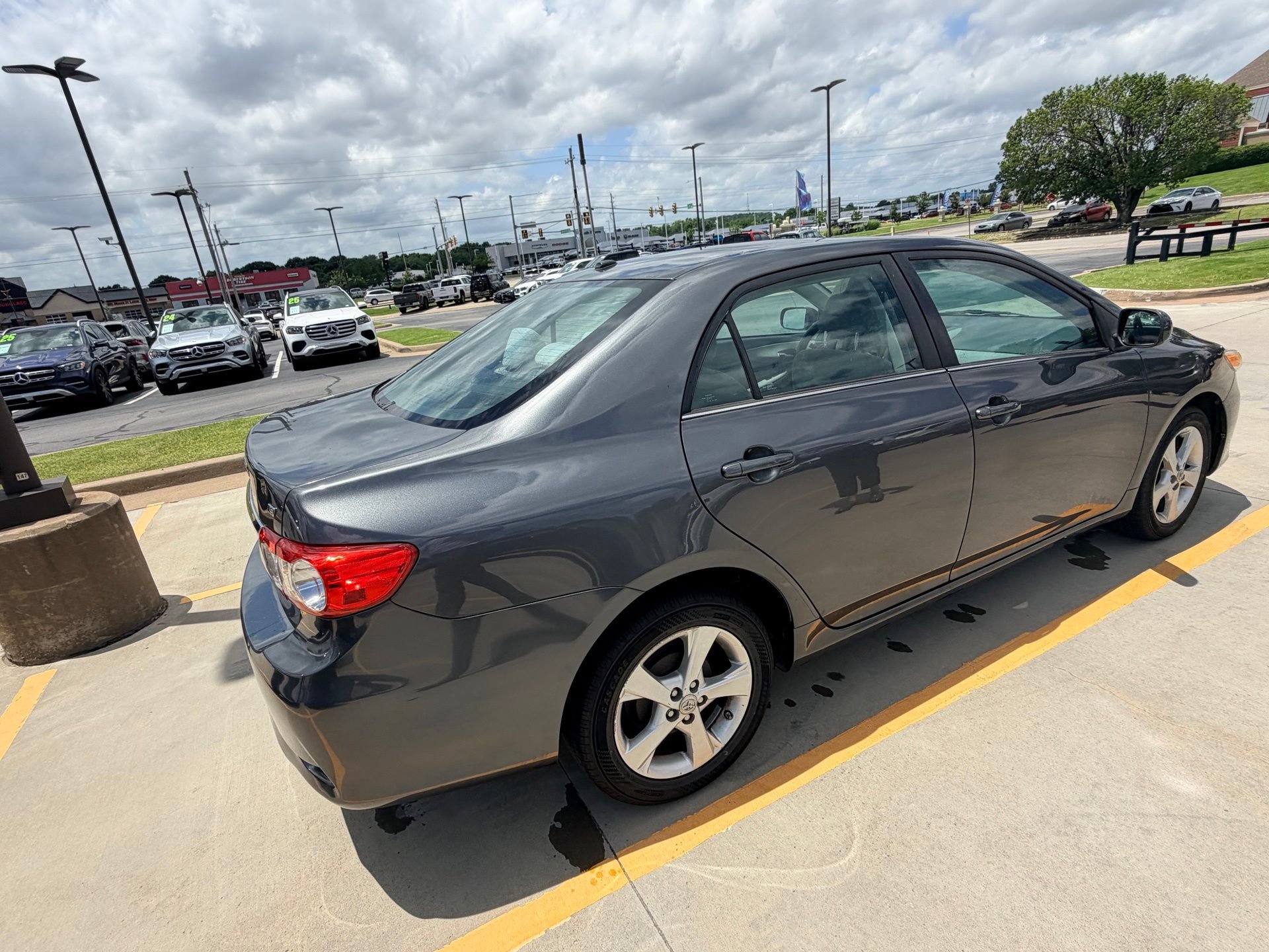 Used 2013 Toyota Corolla LE w/ Premium Pkg FWD image 6