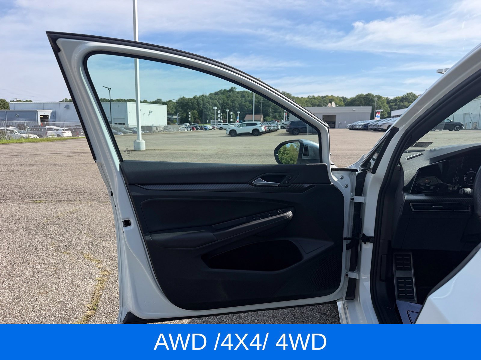 Used 2024 Volkswagen Golf R AWD/4WD image 13