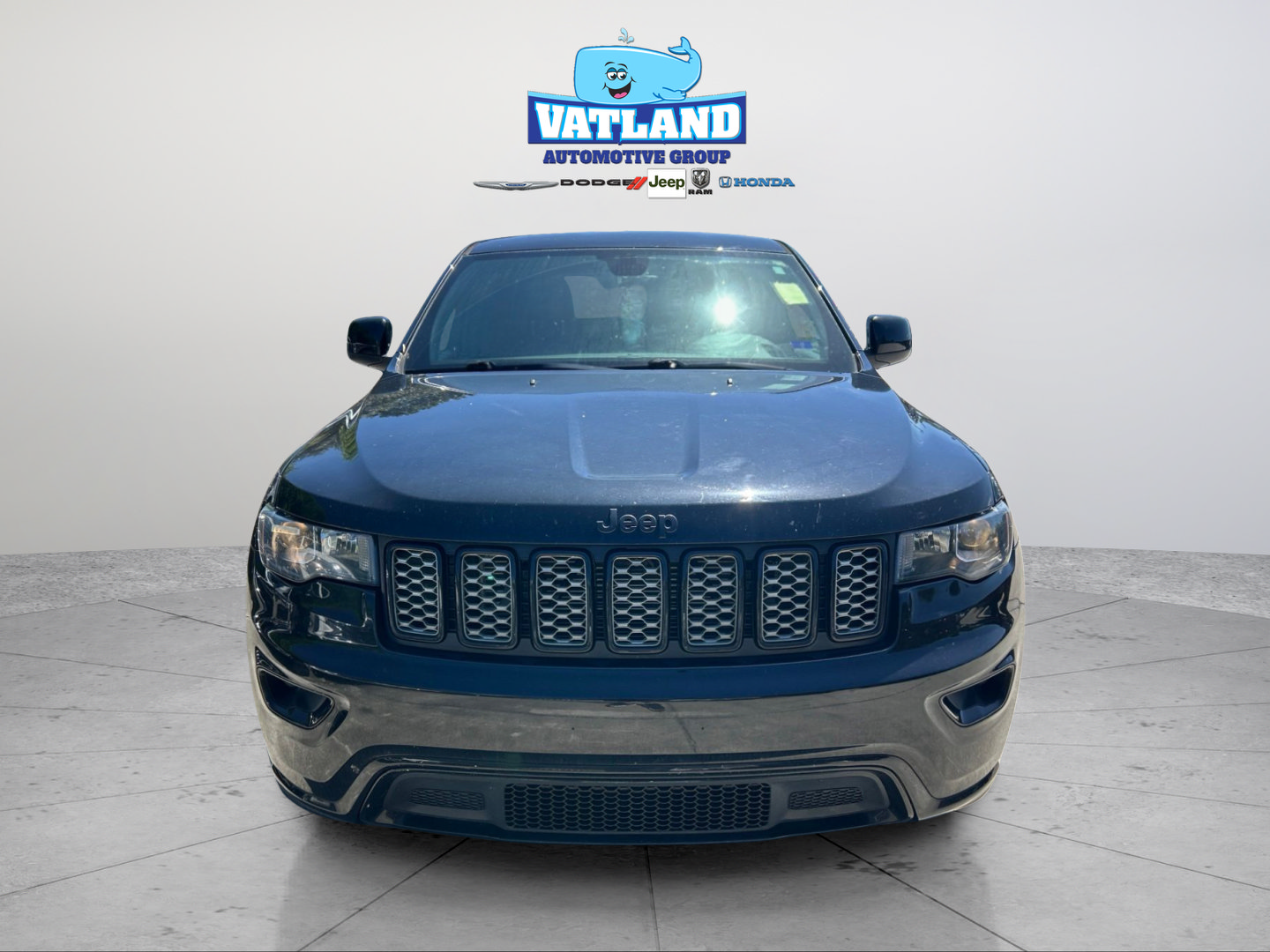 Used 2018 Jeep Grand Cherokee Altitude RWD image 8