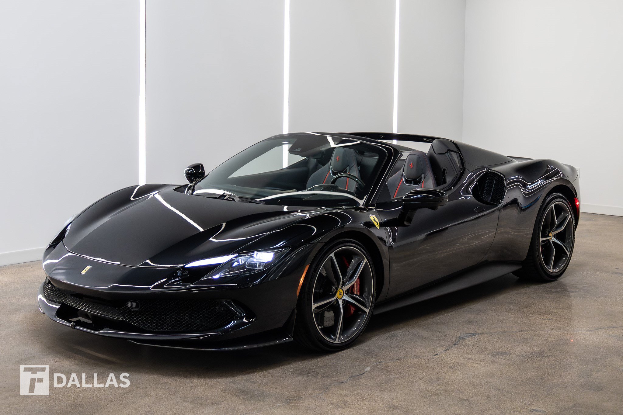 Used 2023 Ferrari 296 GTS RWD image 4