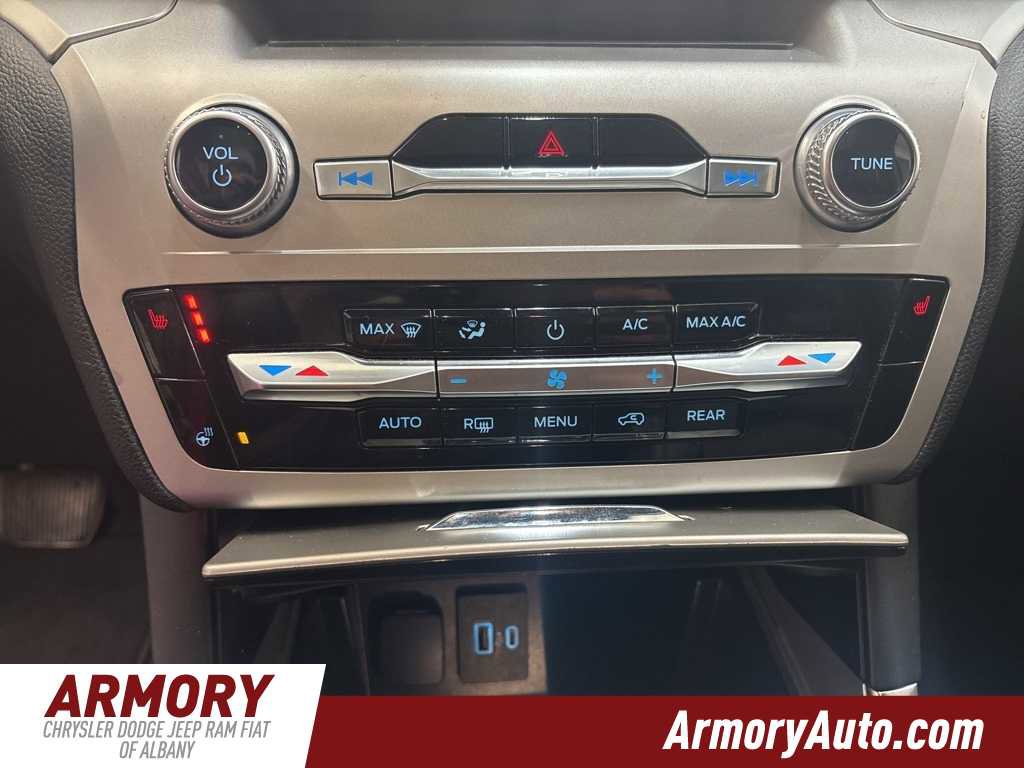 Used 2021 Ford Explorer XLT w/ Equipment Group 202A image 16