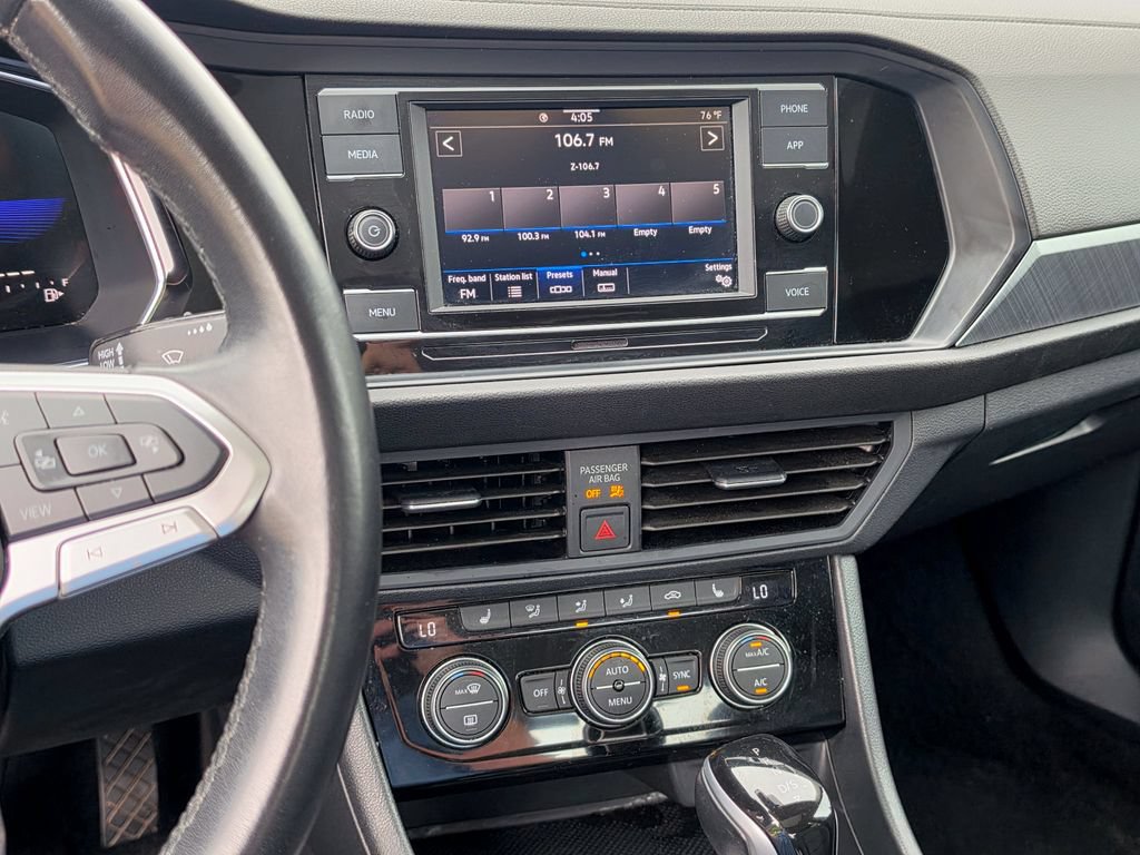 Used 2024 Volkswagen Jetta SE FWD image 13
