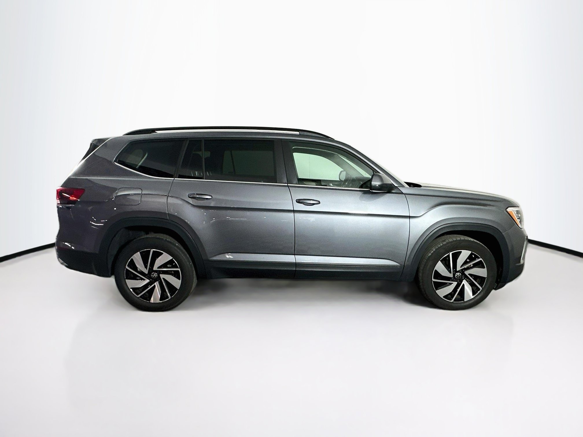 Used 2025 Volkswagen Atlas SE FWD image 10