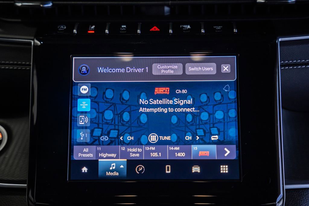 New 2025 Jeep Grand Cherokee Laredo X w/ Luxury Tech Group I image 22