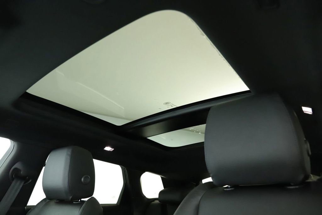 Used 2024 Land Rover Range Rover Evoque Dynamic SE image 16