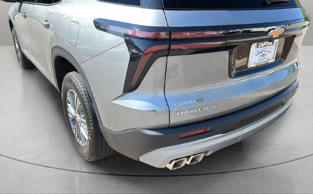 Used 2026 Chevrolet Traverse LT w/ Driver Confidence Package FWD image 42