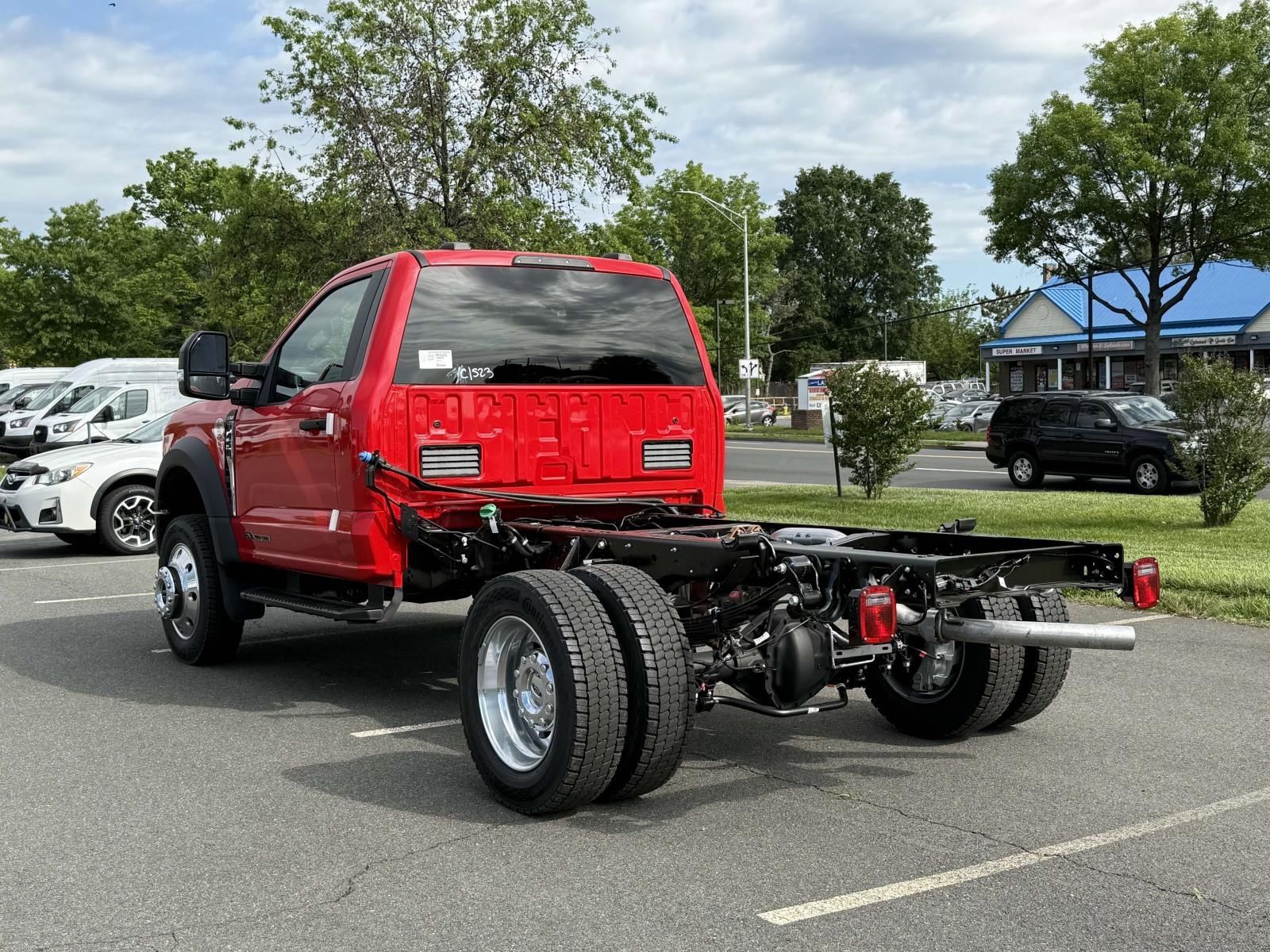 New 2025 Ford F450 XLT w/ XLT Value Package image 4