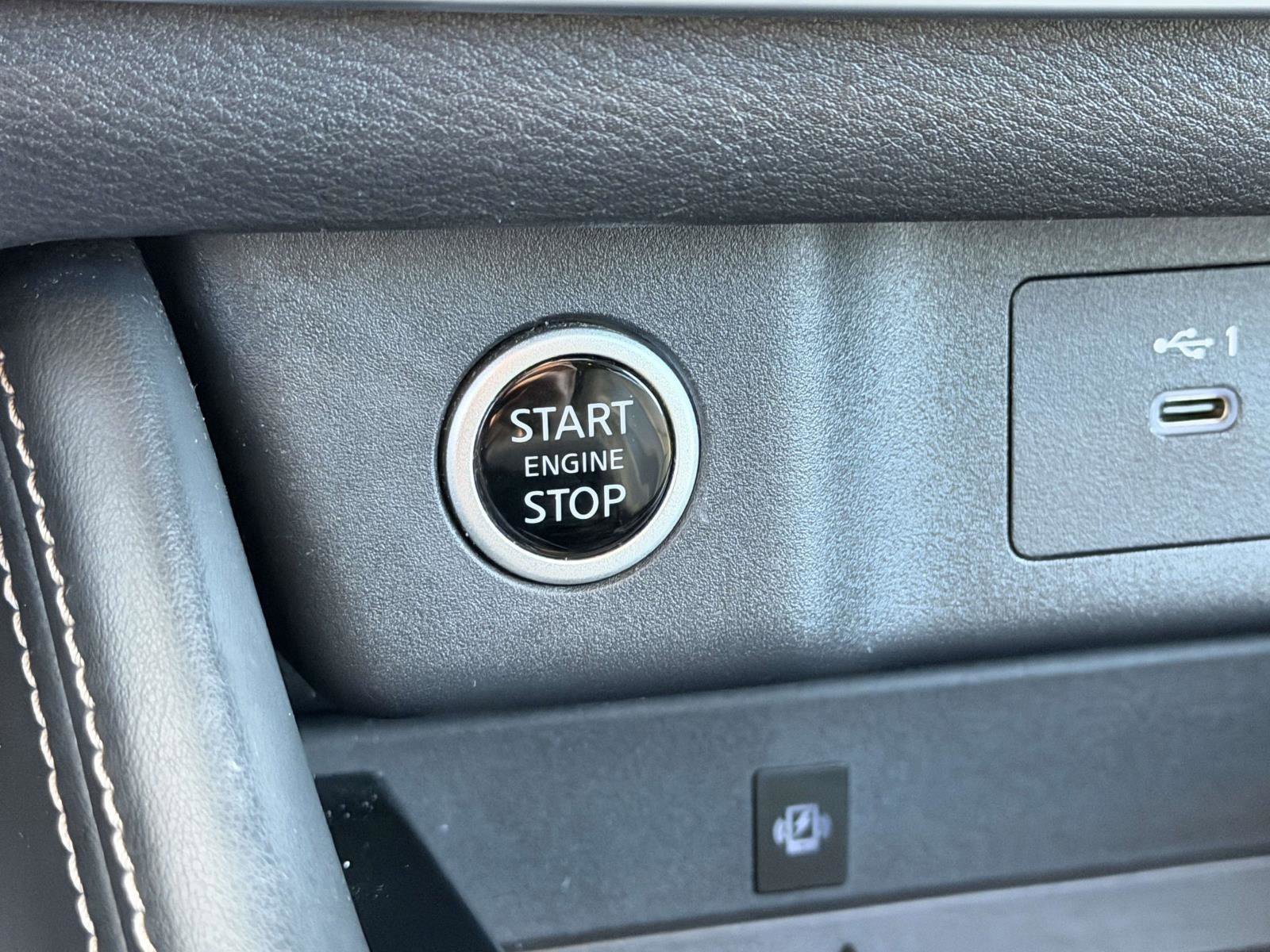 Used 2022 Nissan Rogue Platinum w/ Head-Up Display Package image 33