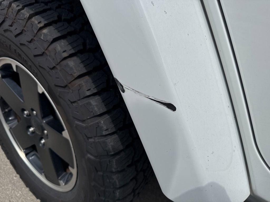 Used 2012 Jeep Wrangler Unlimited Sahara AWD/4WD image 10