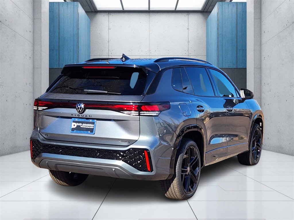 New 2026 Volkswagen Tiguan SE R-Line image 24
