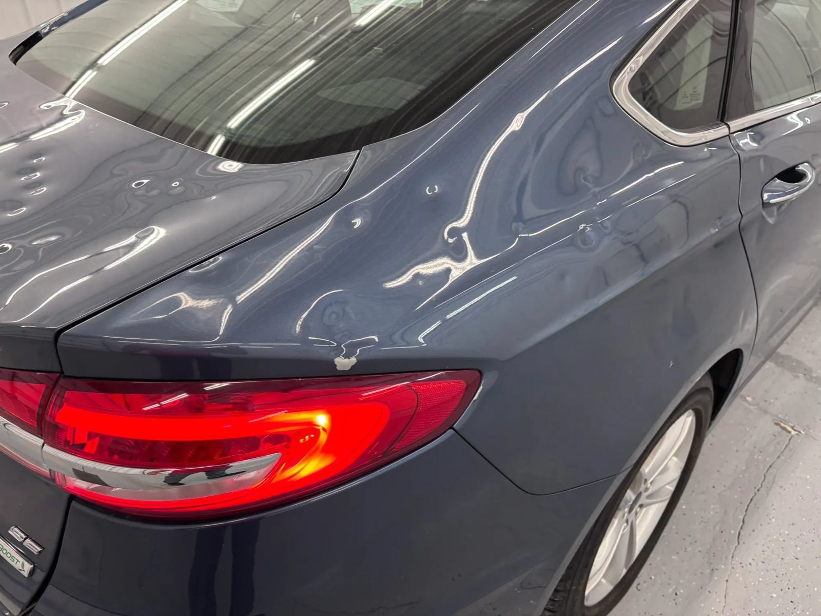 Used 2018 Ford Fusion SE w/ Fusion SE Technology Package FWD image 25