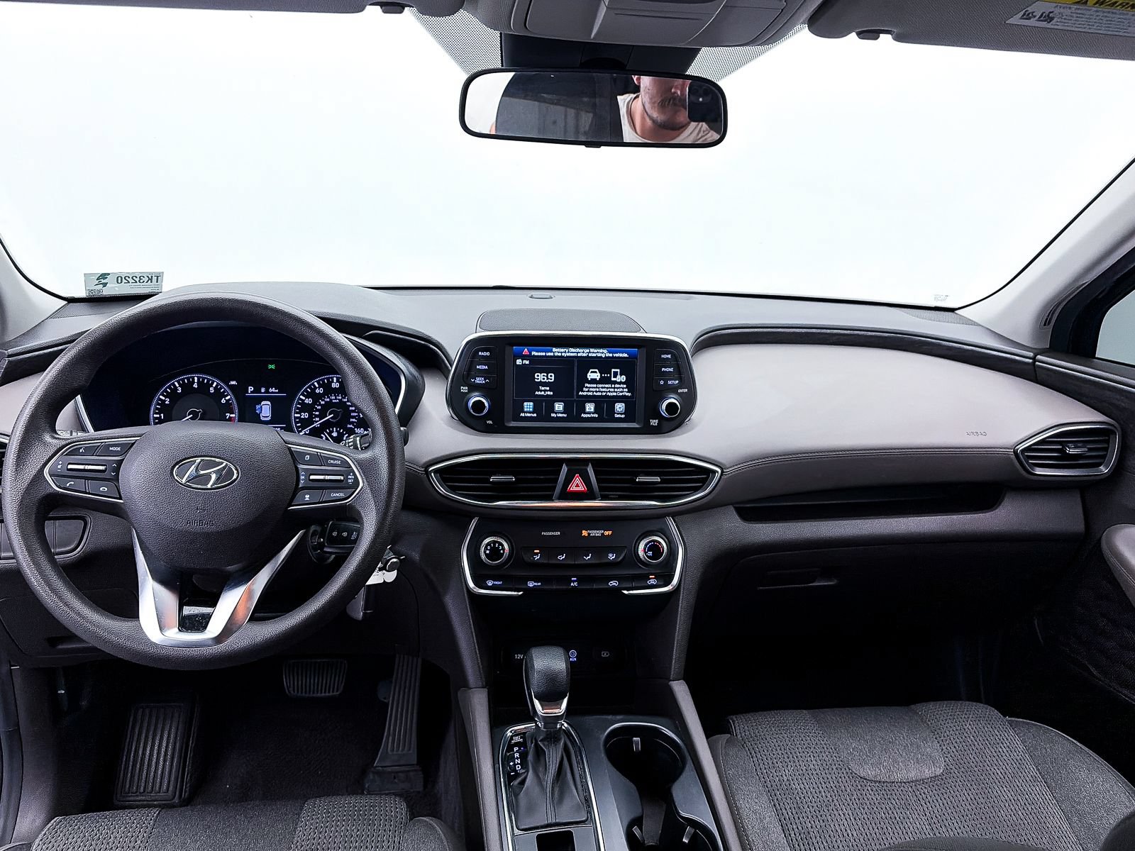 Used 2020 Hyundai Santa Fe SE FWD image 17
