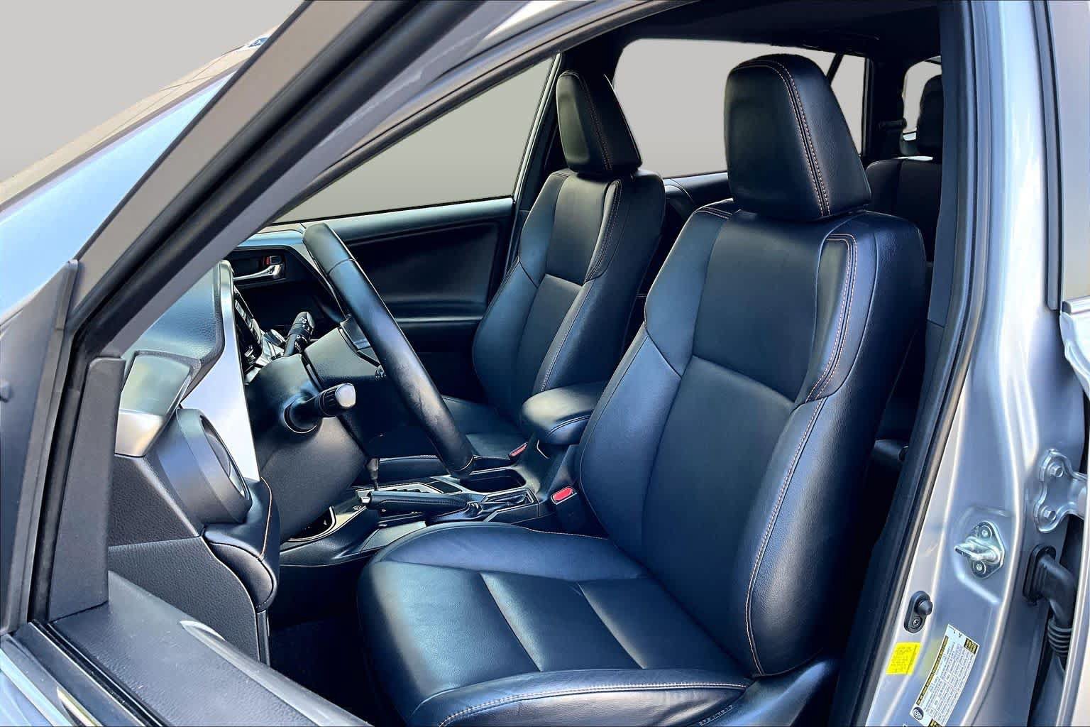 Used 2018 Toyota RAV4 SE AWD/4WD image 9